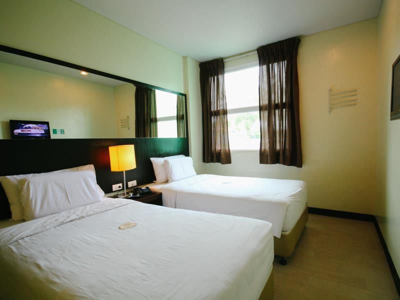 Go Hotels Dumaguete Dumaguete City Экстерьер фото
