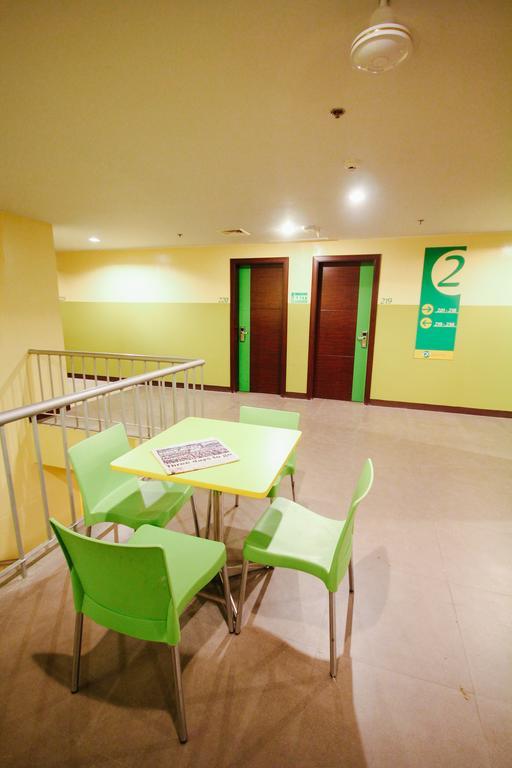 Go Hotels Dumaguete Dumaguete City Экстерьер фото