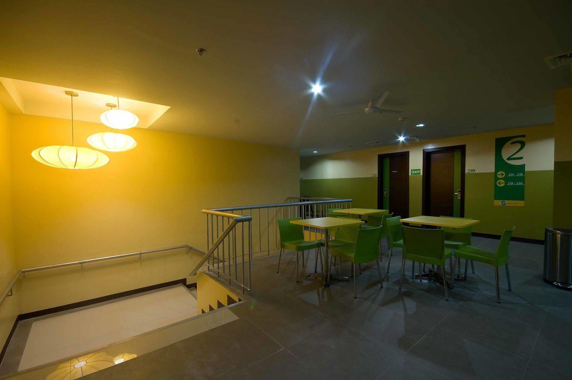 Go Hotels Dumaguete Dumaguete City Экстерьер фото
